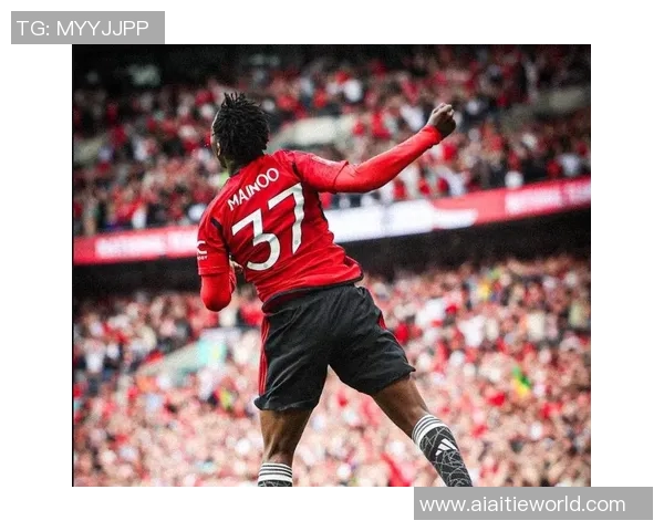 曼联梅努青训小将崭露头角引发球迷热议与期待